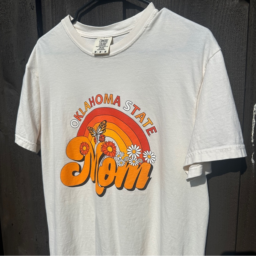 Oklahoma State Mom tee shirt flower power orange print cream short sleeve M - Picture 2 of 9